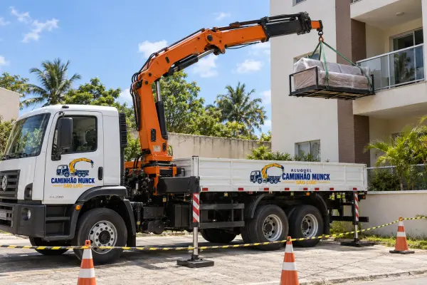 Içamento de Móveis em Prédios — aluguel de caminhão munck em São Luís, imagem ilustrativa